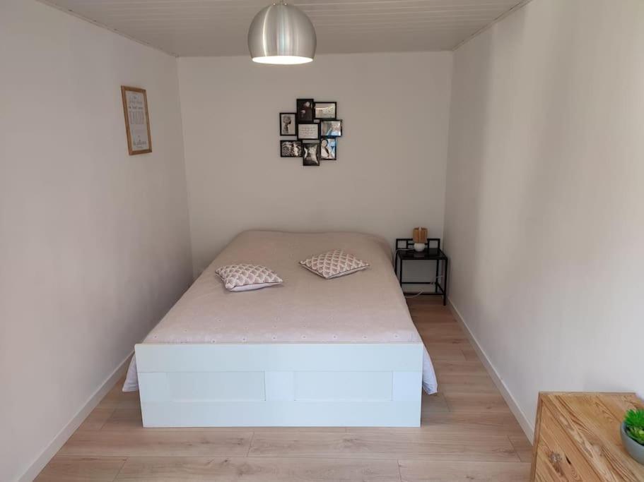 Appartement En Rez De Jardin Et Terrasse Ds Villa Hyeres Bagian luar foto