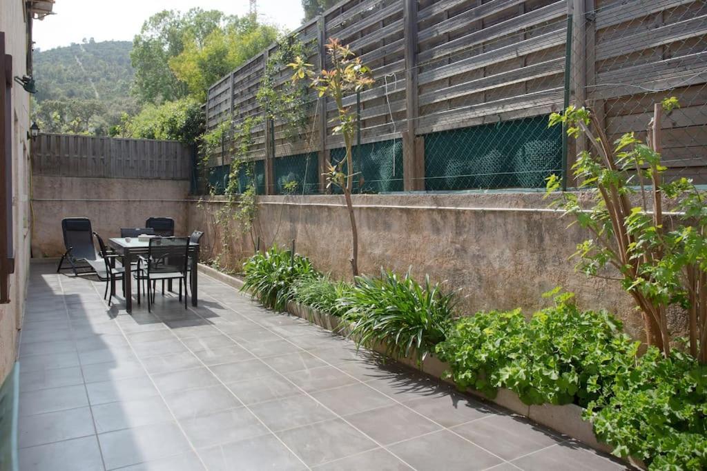 Appartement En Rez De Jardin Et Terrasse Ds Villa Hyeres Bagian luar foto